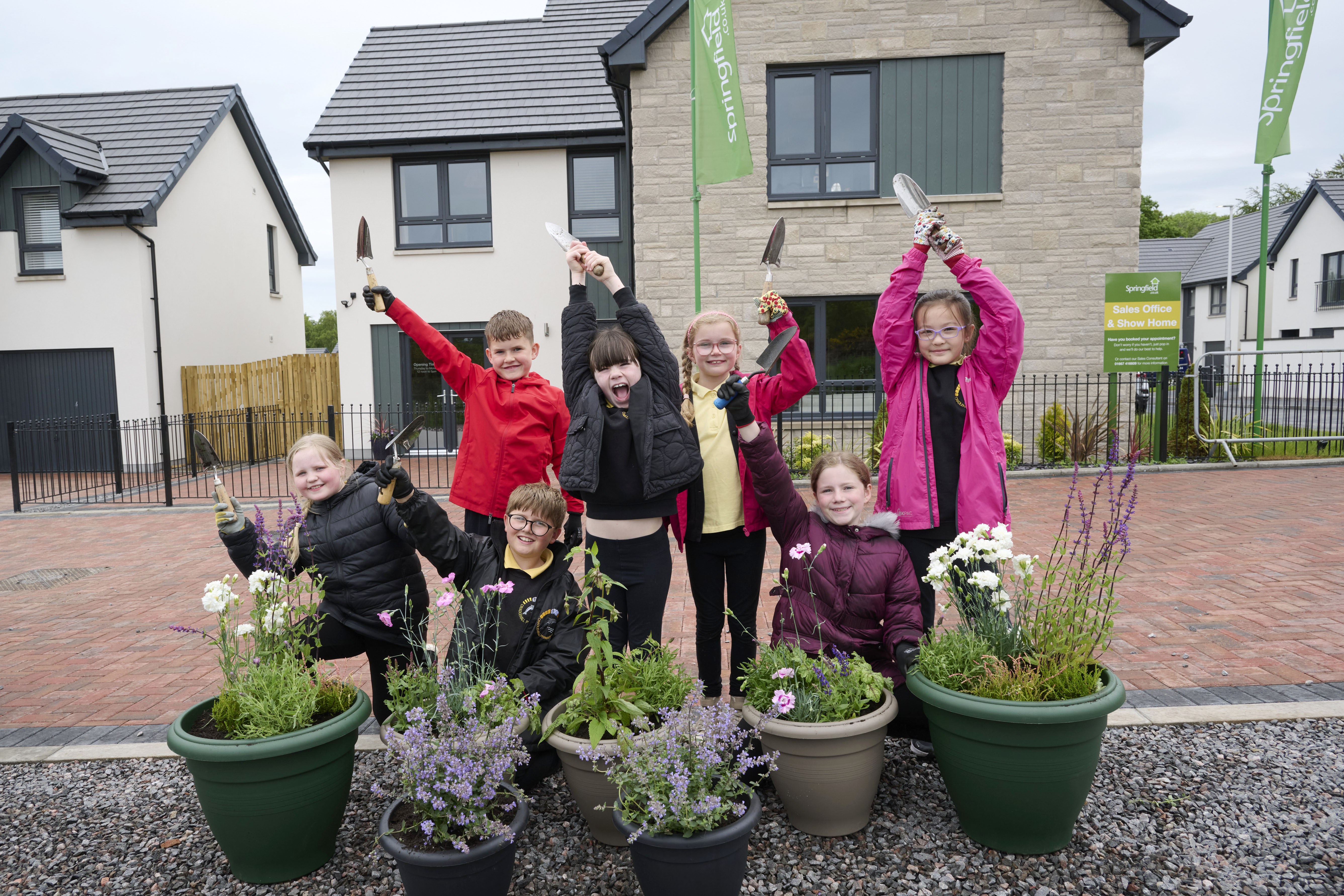 Drumossie Flower planting - 01